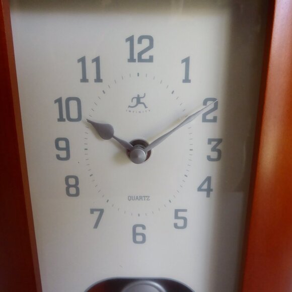 NEW IN BOX VINTAGE INFINITY BRAND 10.25" WOOD MANTEL QUARTZ CLOCK WITH PENDULUM - Picture 3 of 14